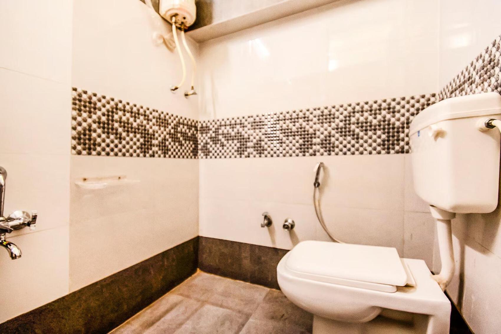 Fabhotel Maher Inn Ahmedabad Exterior photo
